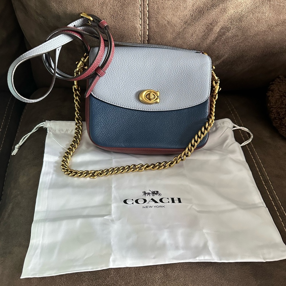 Coach Colorblock Crossbody - Two straps included
Cassie 19